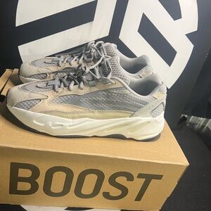 Yeezy 700 Boost Athletic Shoes. (Cream)